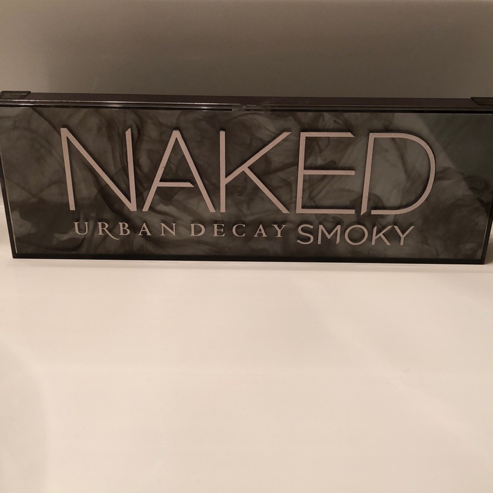 Urban Decay Naked Smoky Palette